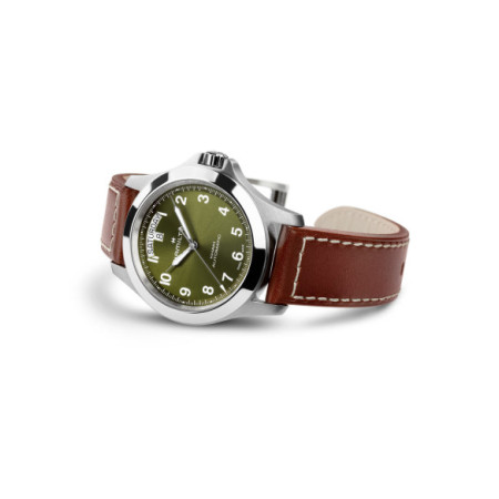 Reloj Hamilton Khaki Field King Day-Date 40MM H64475560. Género: Hombre. Material: Acero. Tamaño: De 39mm a 42mm. Correa: Piel. Color esfera: Verde. Estilo: Deportivo. Movimiento: Automático. Características técnicas: Calendario,Reserva de marcha,Hora y segundero