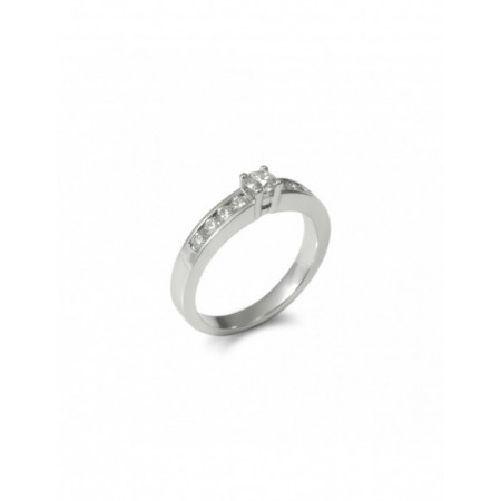 Anillo Oro Blanco Y Diamantes. Género: Mujer. Material: Oro blanco. Piedras: Diamantes