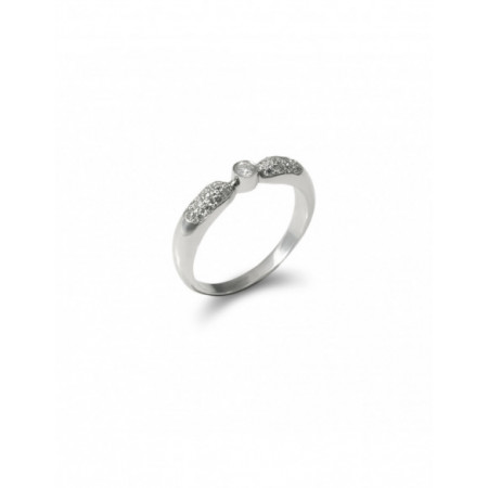 Anillo Oro Blanco Y Diamantes. Género: Mujer. Material: Oro blanco. Piedras: Diamantes