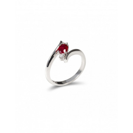 Anillo Oro Blanco, Rubí y Diamantes. Género: Mujer. Material: Oro blanco. Piedras: Diamantes,Rubies