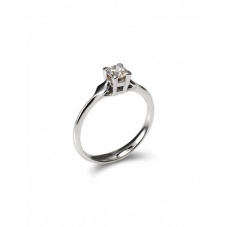 Anillo-Solitario Oro Blanco Y Diamante. Género: Mujer. Material: Oro blanco. Piedras: Diamantes