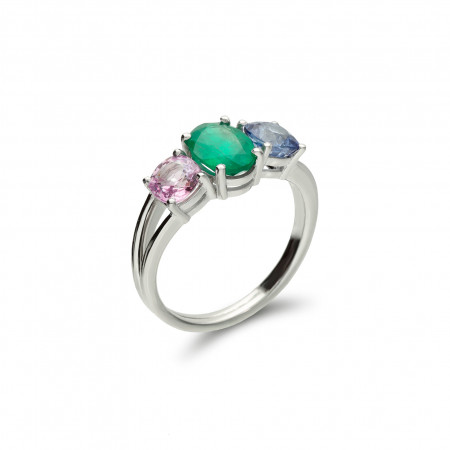 Anillo Oro Blanco, Esmeralda Y Zafiros De Color. Género: Mujer. Material: Oro blanco. Piedras: Esmeraldas,Zafiros