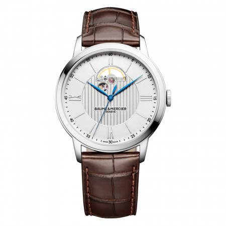 Reloj Baume Et Mercier Classima M0A10524. Género: Hombre. Material: Acero. Tamaño: De 39mm a 42mm. Correa: Piel. Color esfera: Plata. Estilo: Casual. Movimiento: Automático. Características técnicas: Hora y segundero